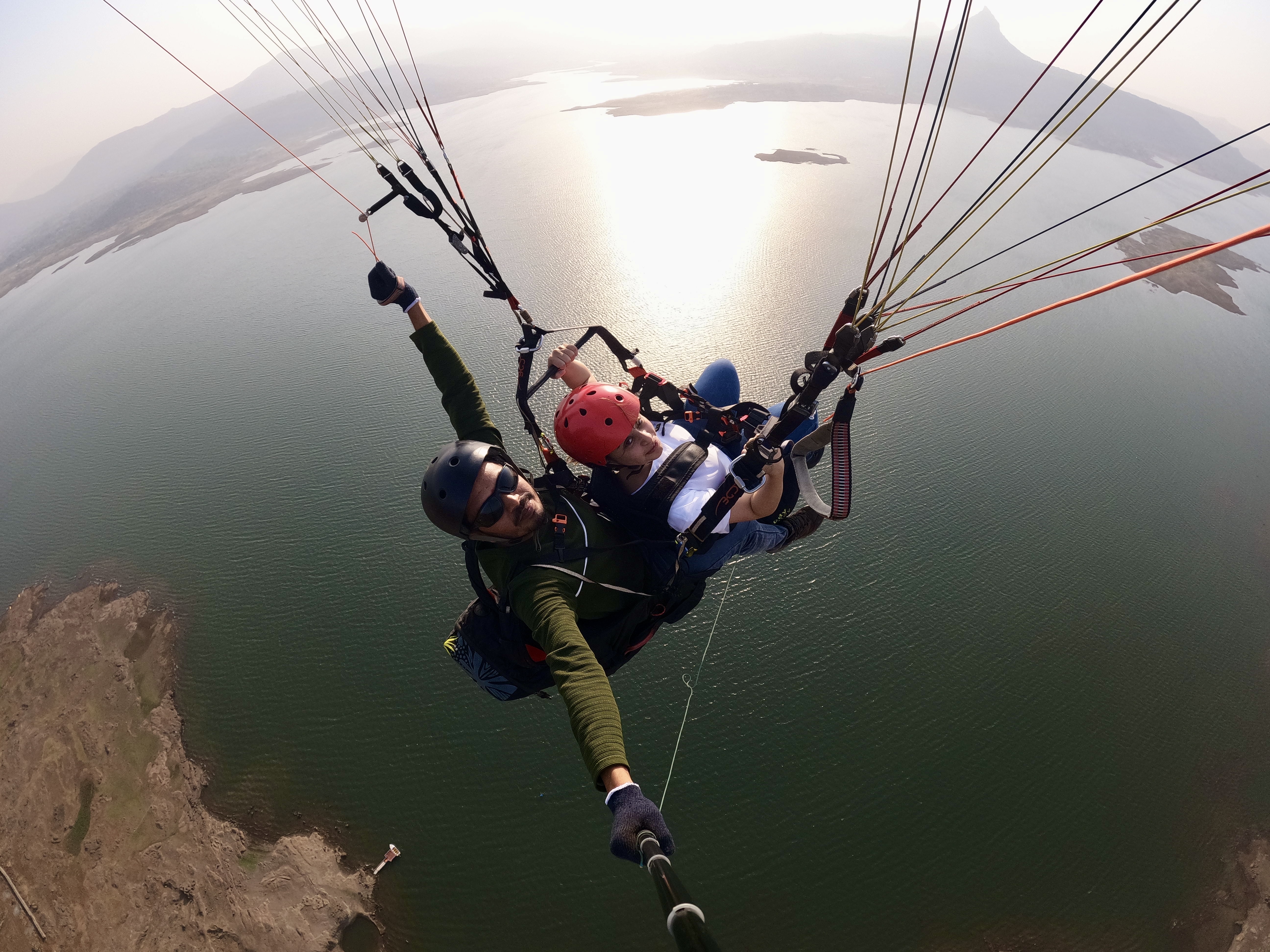 Symphony of Wings and Lenses: Paragliding Photography Guide